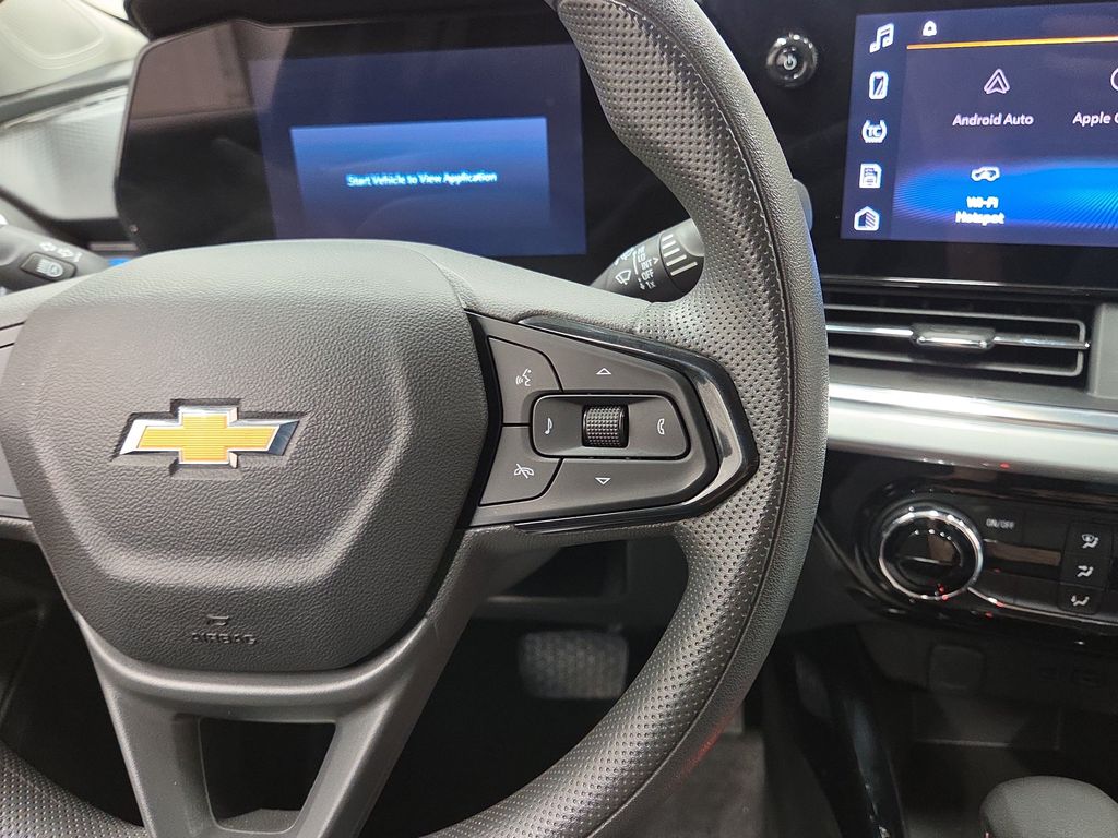 2025 Chevrolet Trax LT - Photo 19