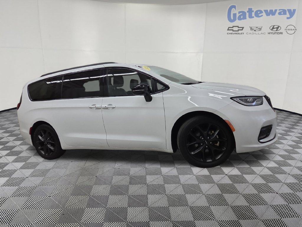 Chrysler Pacifica