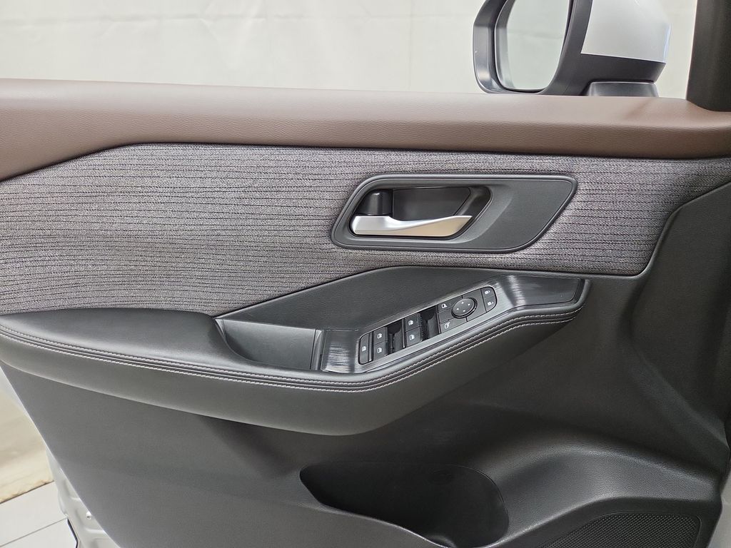 2021 Nissan Rogue SV - Photo 19