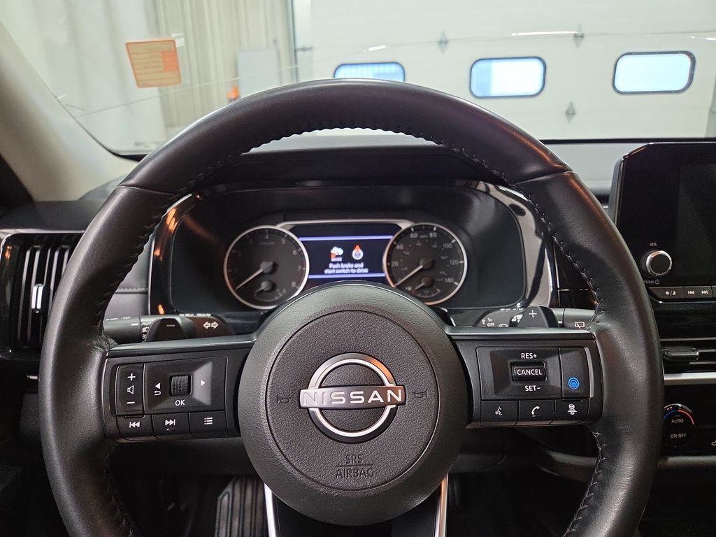 2024 Nissan Pathfinder SV - Photo 17