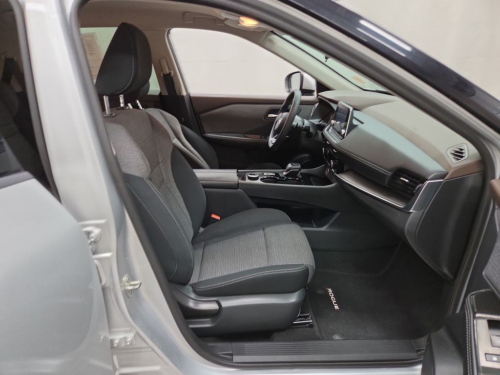 2021 Nissan Rogue SV - Photo 12