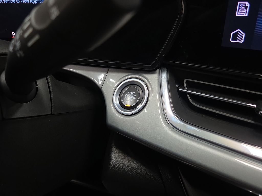 2025 Chevrolet Trax LT - Photo 17