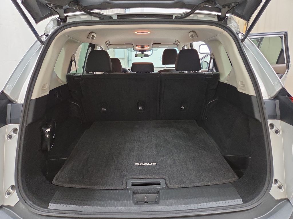 2021 Nissan Rogue SV - Photo 9
