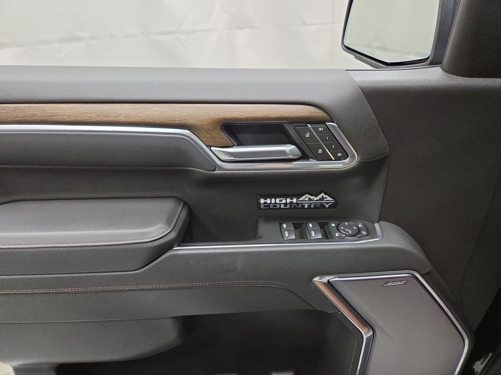 2025 Chevrolet Silverado 1500 High Country - Photo 20