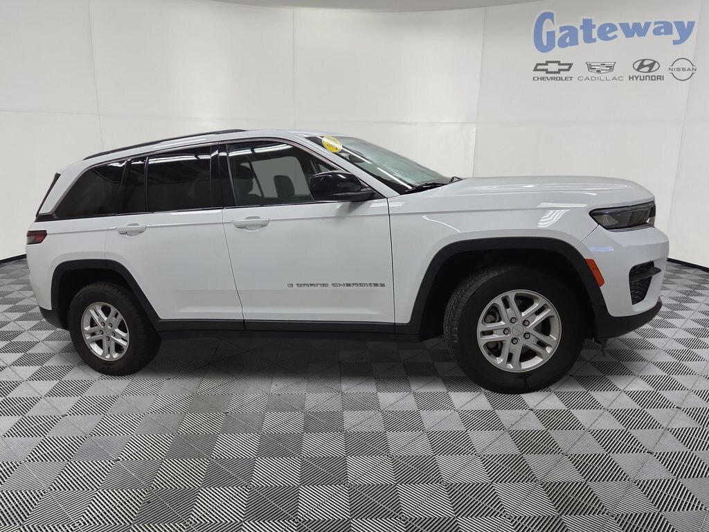 Used 2024 Jeep Grand Cherokee Laredo SUV
