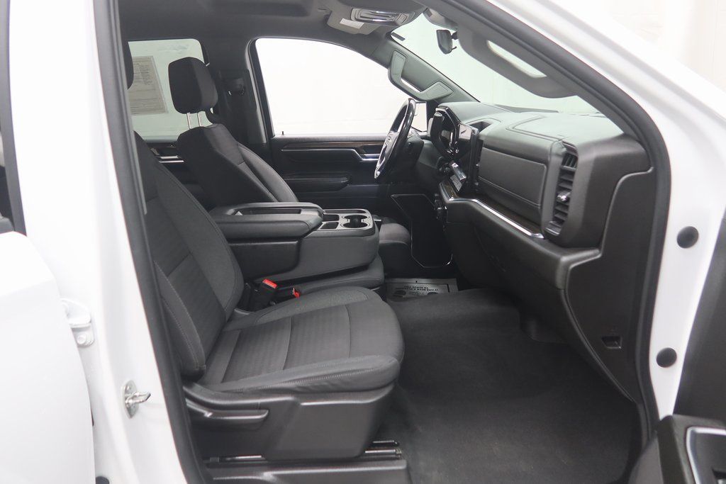 2024 Chevrolet Silverado 1500 LT - Photo 13