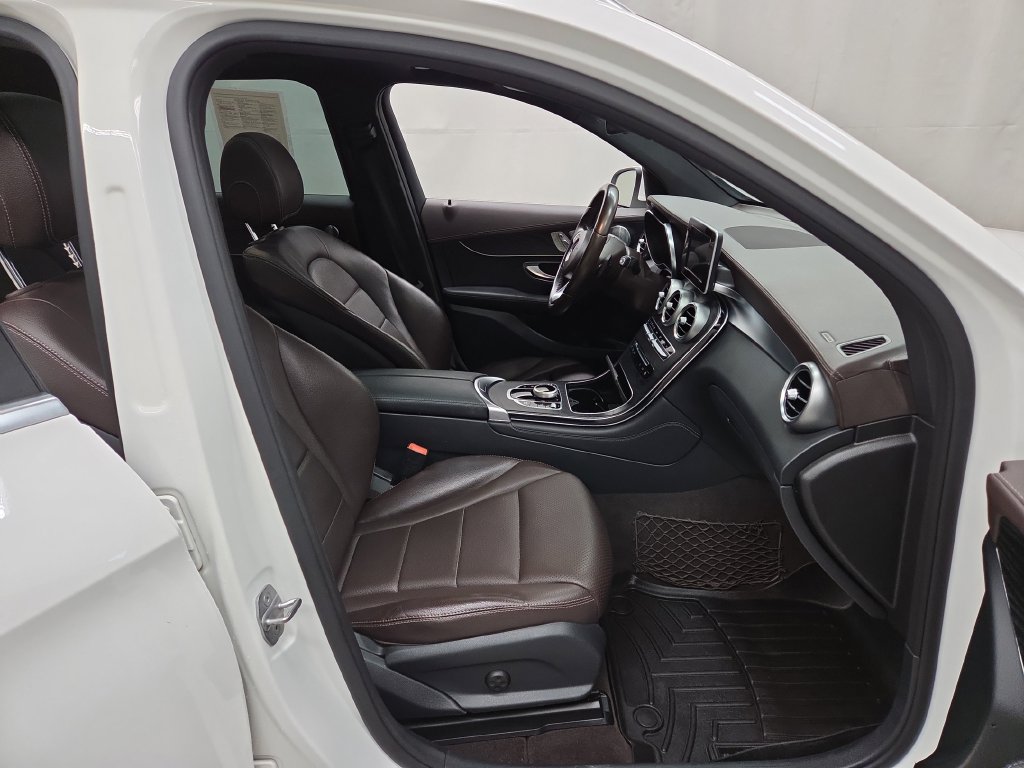 2018 Mercedes-Benz GLC GLC300 - Photo 11