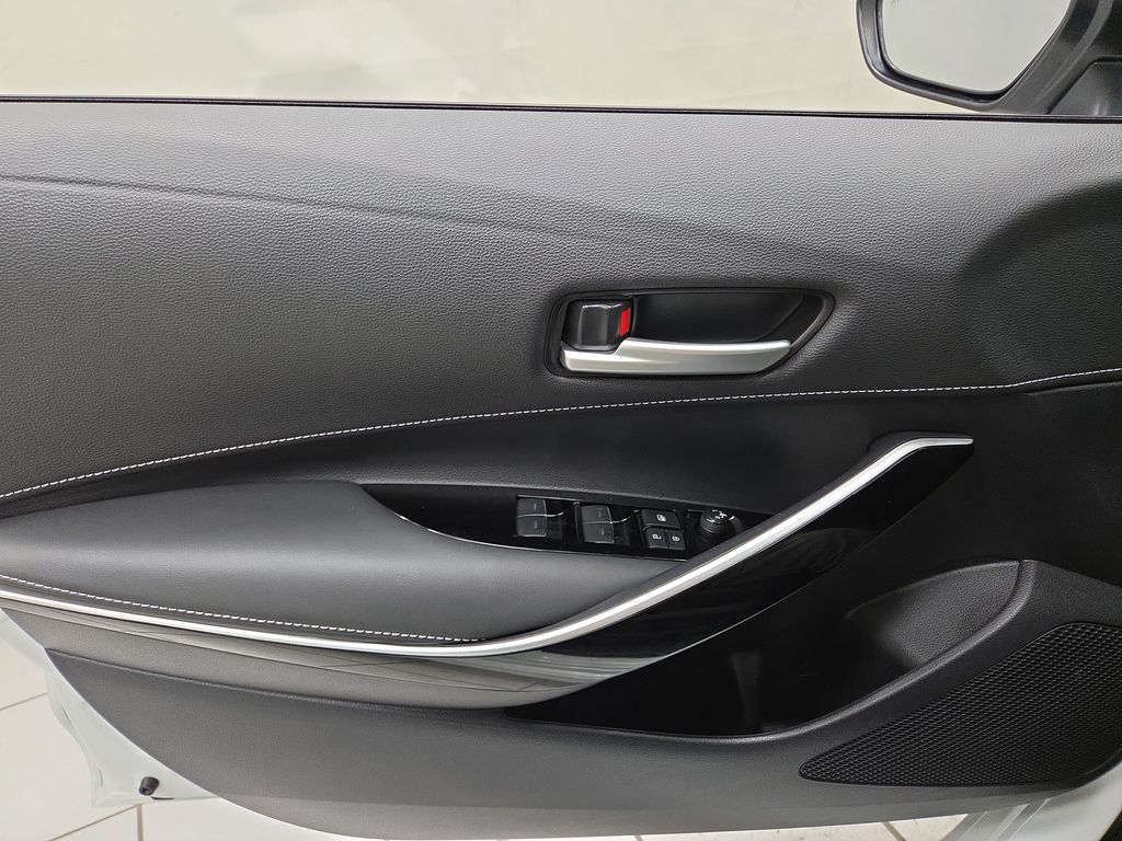 2024 Toyota Corolla Hatchback XSE - Photo 21