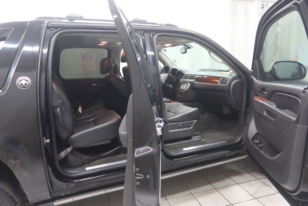 2013 Chevrolet Avalanche LTZ - Photo 8
