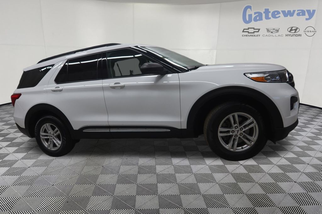 2023 Ford Explorer XLT 4WD's photo