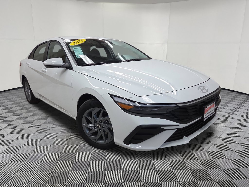 Used 2025 Hyundai Elantra Hybrid Blue Sedan