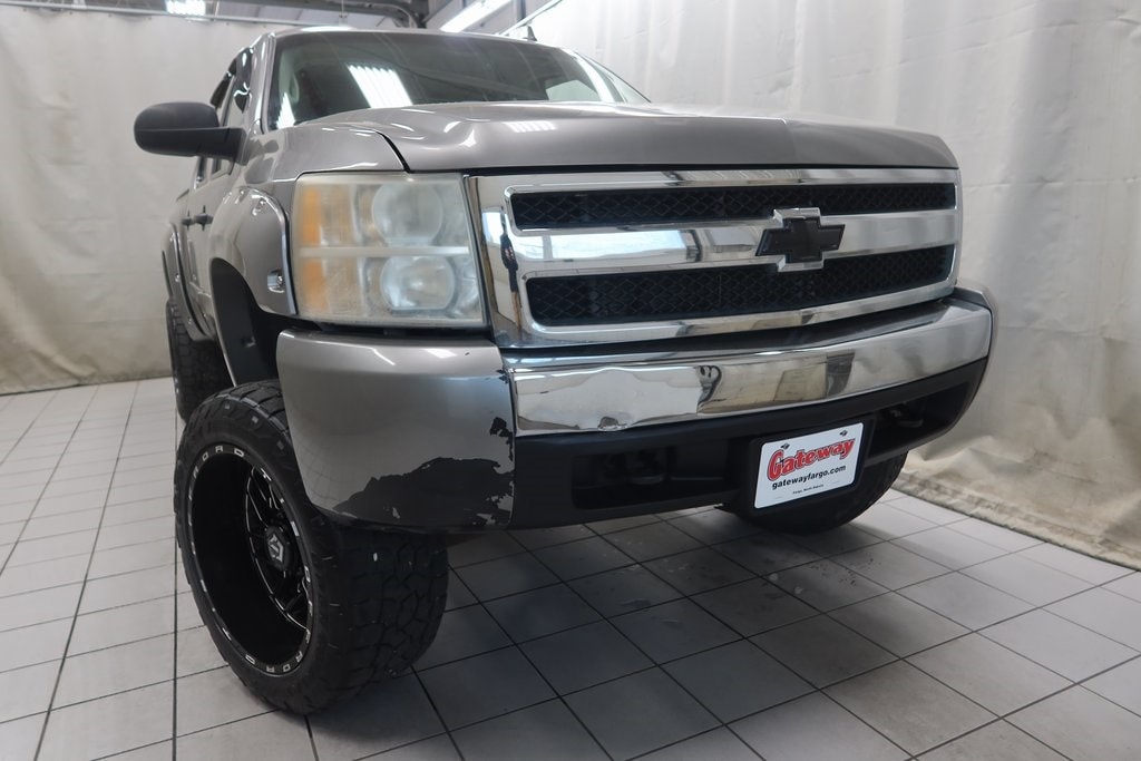 Used 2008 Chevrolet Silverado 1500 1LT with VIN 2GCEC13C881198898 for sale in Fargo, ND