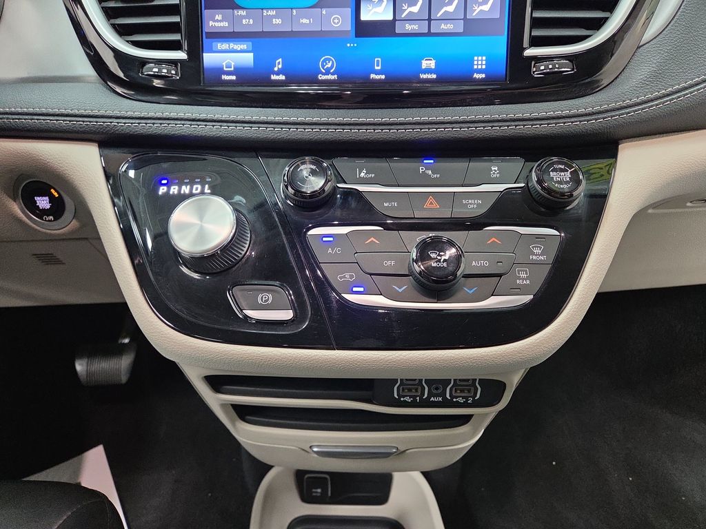 2023 Chrysler Pacifica Hybrid Touring L - Photo 15