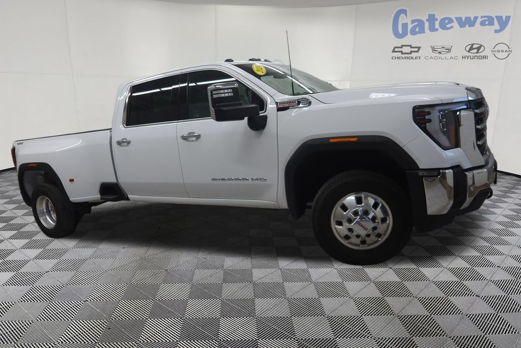 2024 GMC Sierra 4WD Crew Cab Long Box DRW SLT's photo
