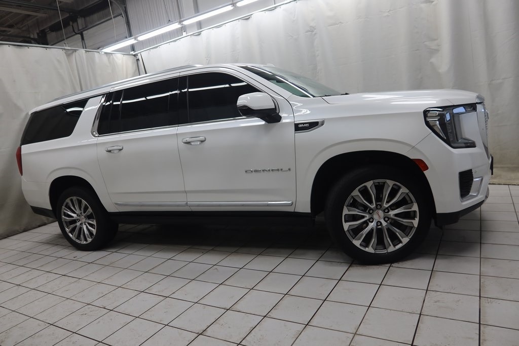 2023 GMC Yukon XL Denali's photo