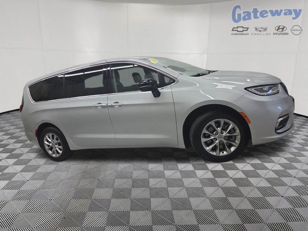 2024 Chrysler Pacifica