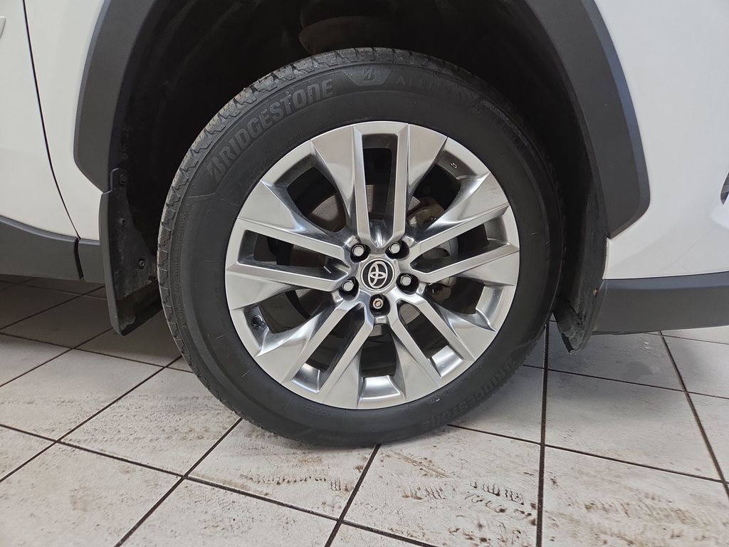 2020 Toyota RAV4 XLE Premium - Photo 8