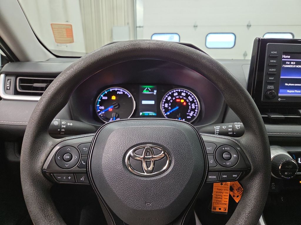 2022 Toyota RAV4 LE - Photo 19