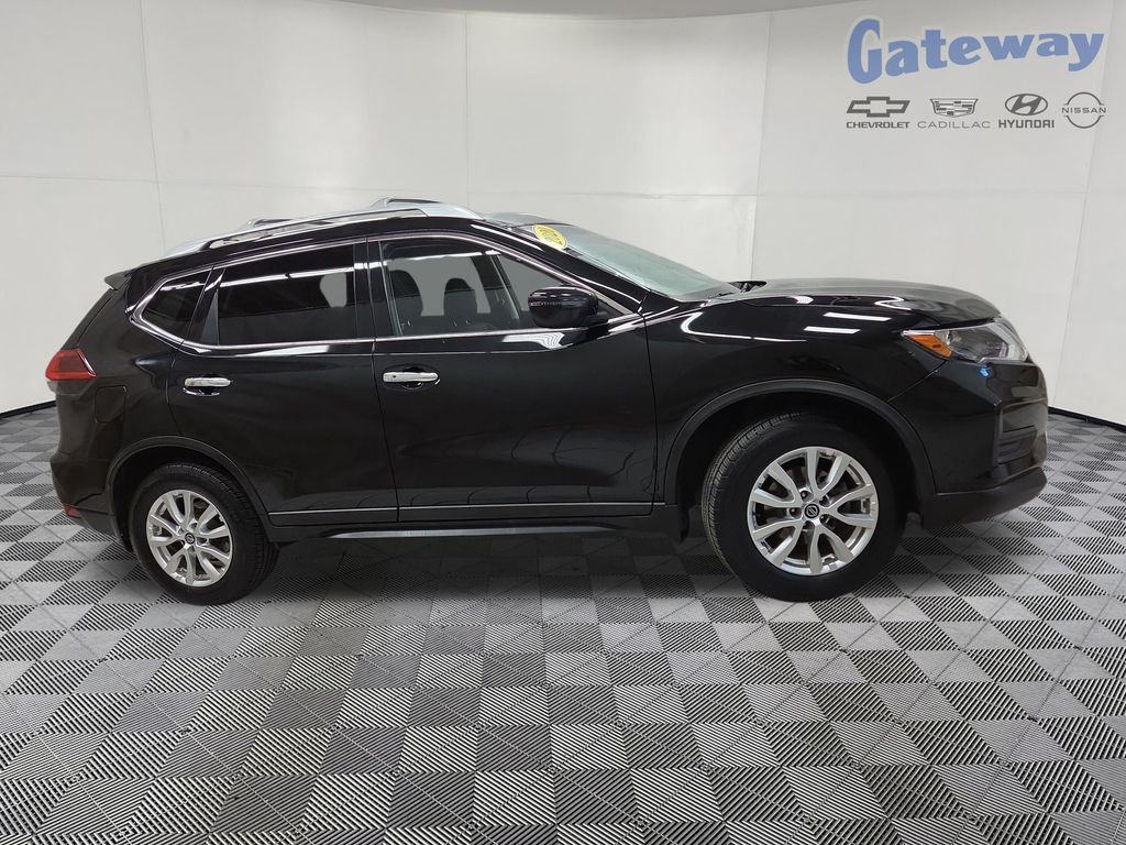 2020 Nissan Rogue SV AWD's photo