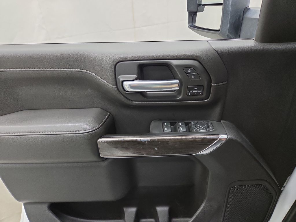 2020 Chevrolet Silverado 2500HD LTZ - Photo 19