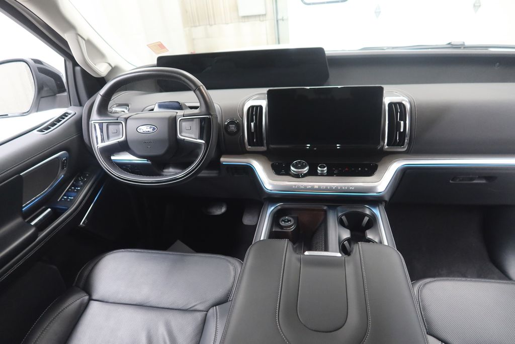 2025 Ford Expedition Platinum - Photo 16