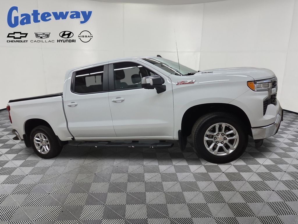 2022 Chevrolet Silverado 1500 LT 4X4 Crew Cab Short Box's photo
