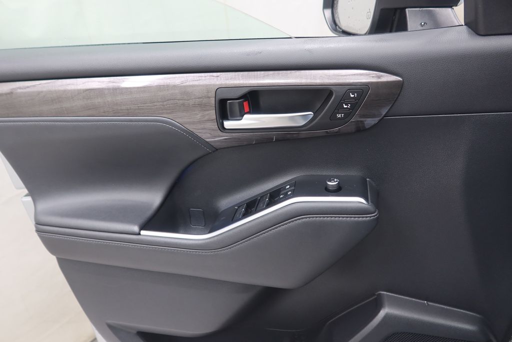 2021 Toyota Highlander Limited - Photo 24