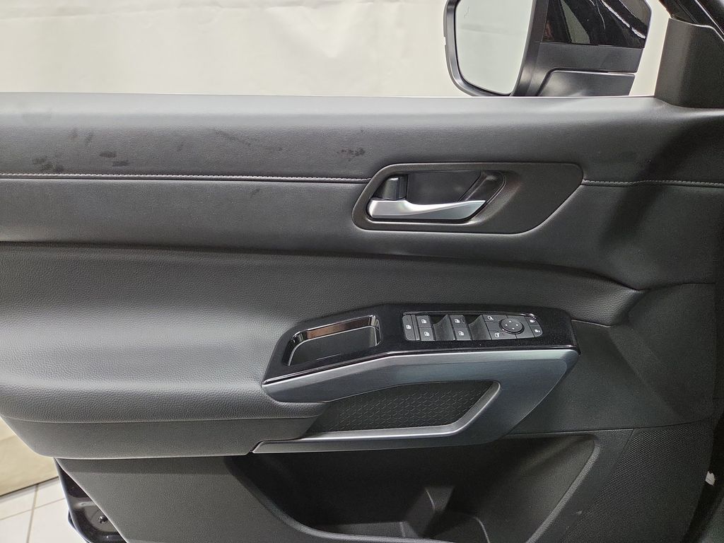 2025 Nissan Pathfinder SL - Photo 19