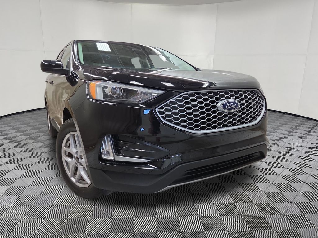 2023 Ford Edge SEL - Photo 2