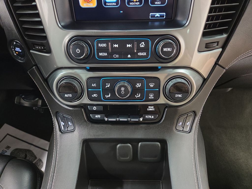 2016 Chevrolet Suburban LT - Photo 17