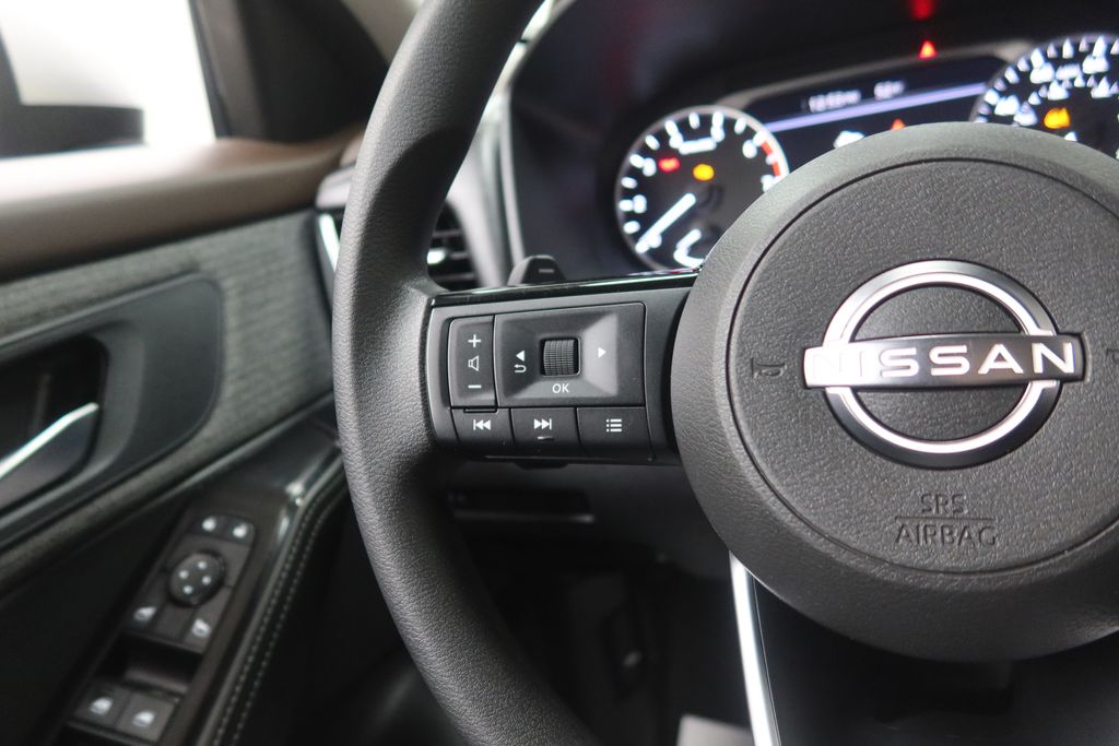 2022 Nissan Rogue SV - Photo 18