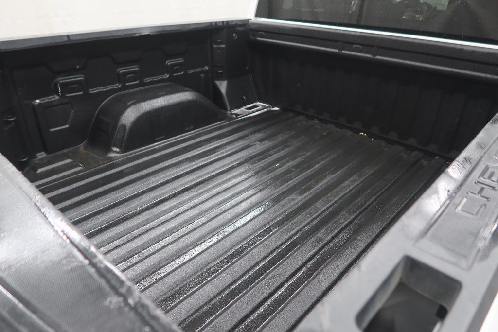 2024 Chevrolet Silverado 1500 LT - Photo 9