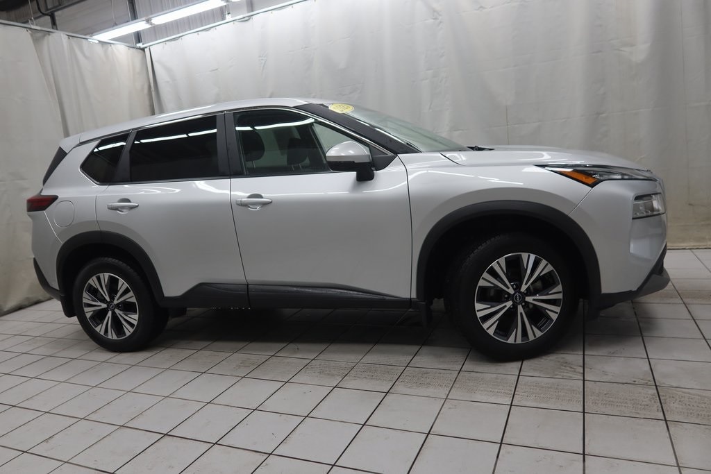 2023 Nissan Rogue SV's photo