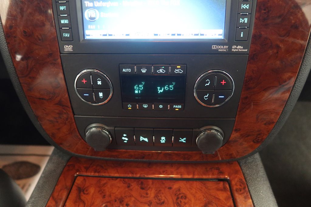 2013 Chevrolet Avalanche LTZ - Photo 16