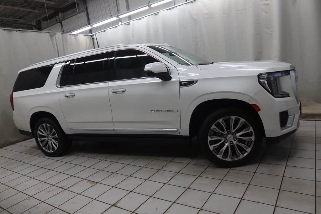 2021 GMC Yukon XL Denali's photo