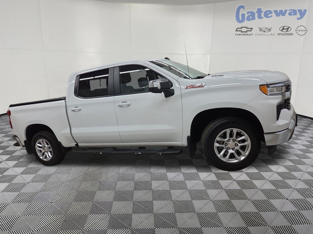 2022 Chevrolet Silverado 1500 LT 4X4 Crew Cab Short Box's photo