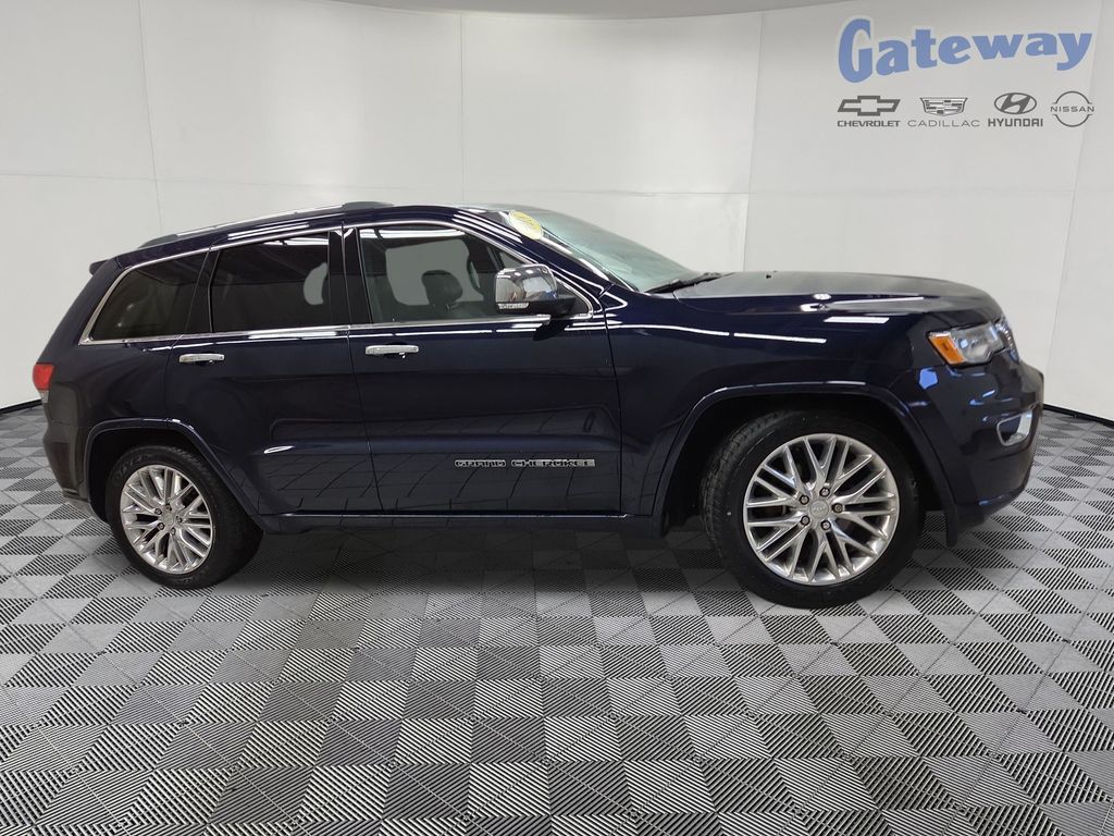 2018 Jeep Grand Cherokee Overland's photo
