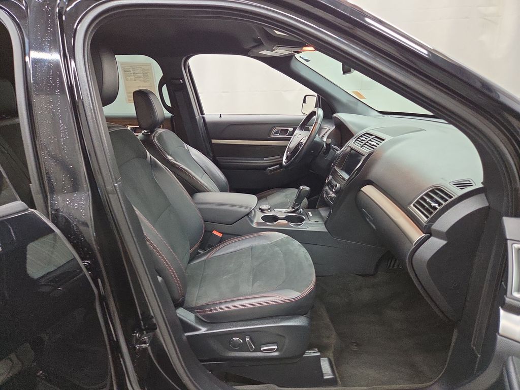 2018 Ford Explorer XLT - Photo 12