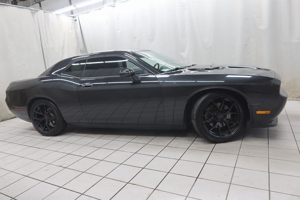 2009 Dodge Challenger R/T's photo