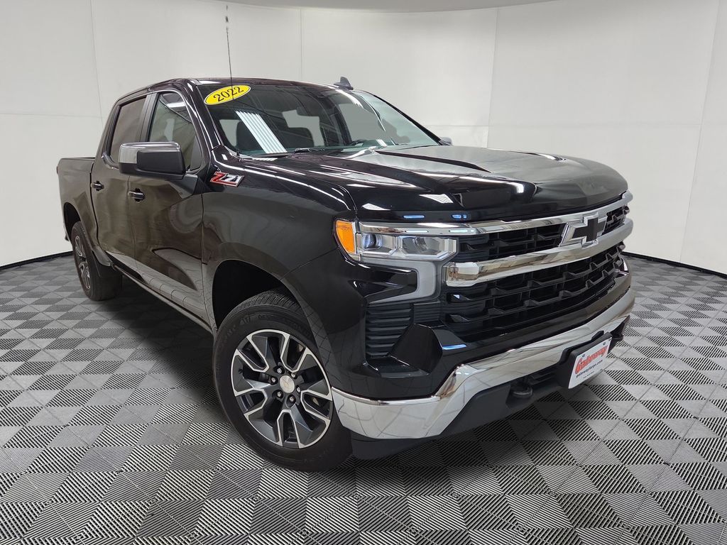 2022 Chevrolet Silverado 1500 LT - Photo 3