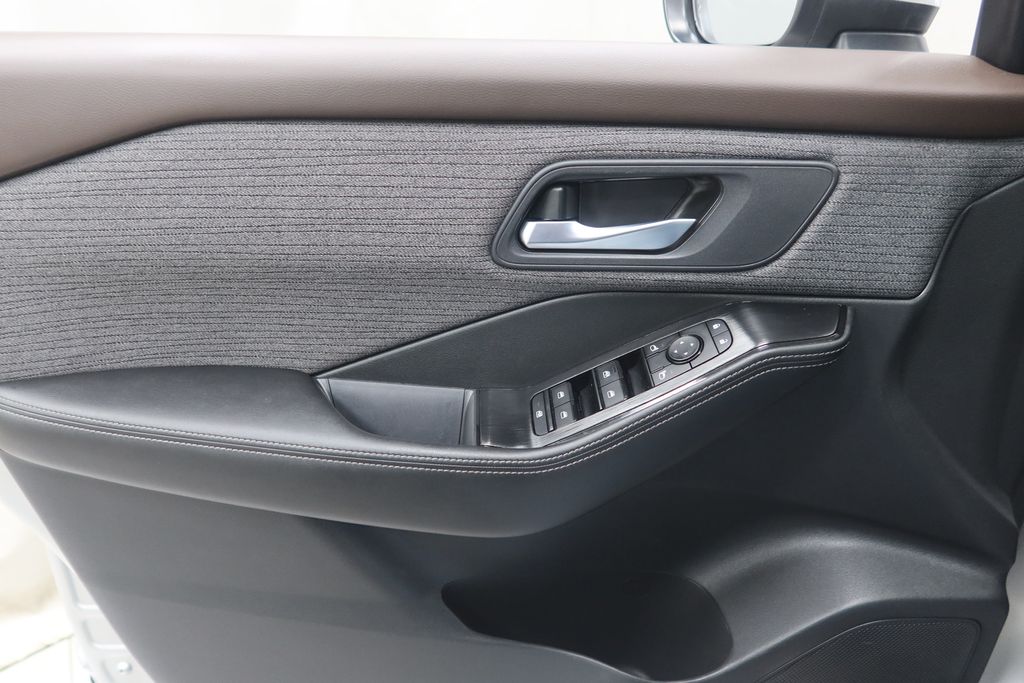 2022 Nissan Rogue SV - Photo 19
