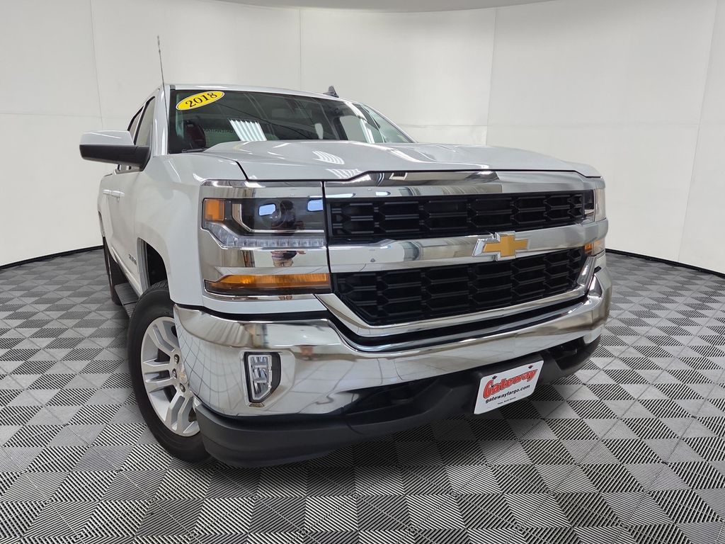 2018 Chevrolet Silverado 1500 LT - Photo 2