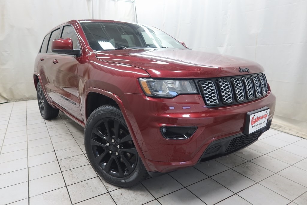Used 2017 Jeep Grand Cherokee Altitude SUV