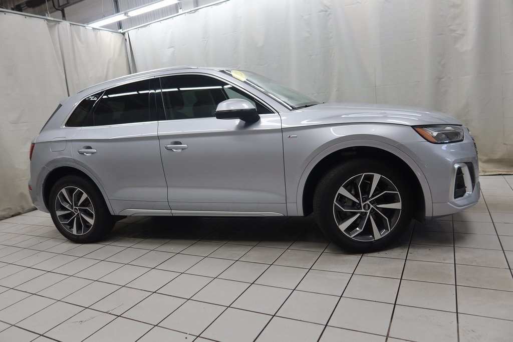 2022 Audi Q5 Premium's photo