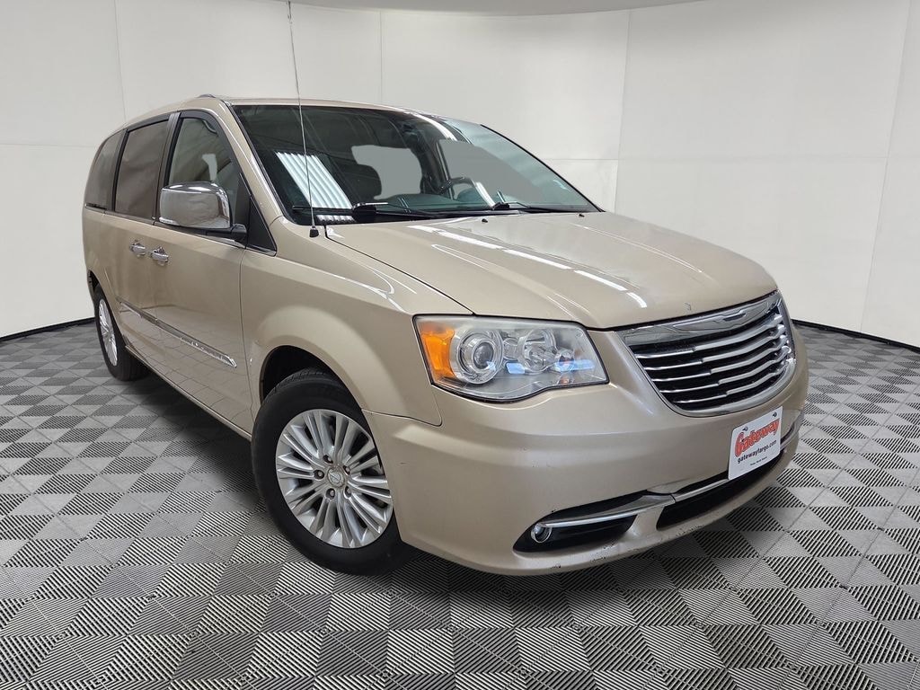 Used 2014 Chrysler Town & Country Limited Van