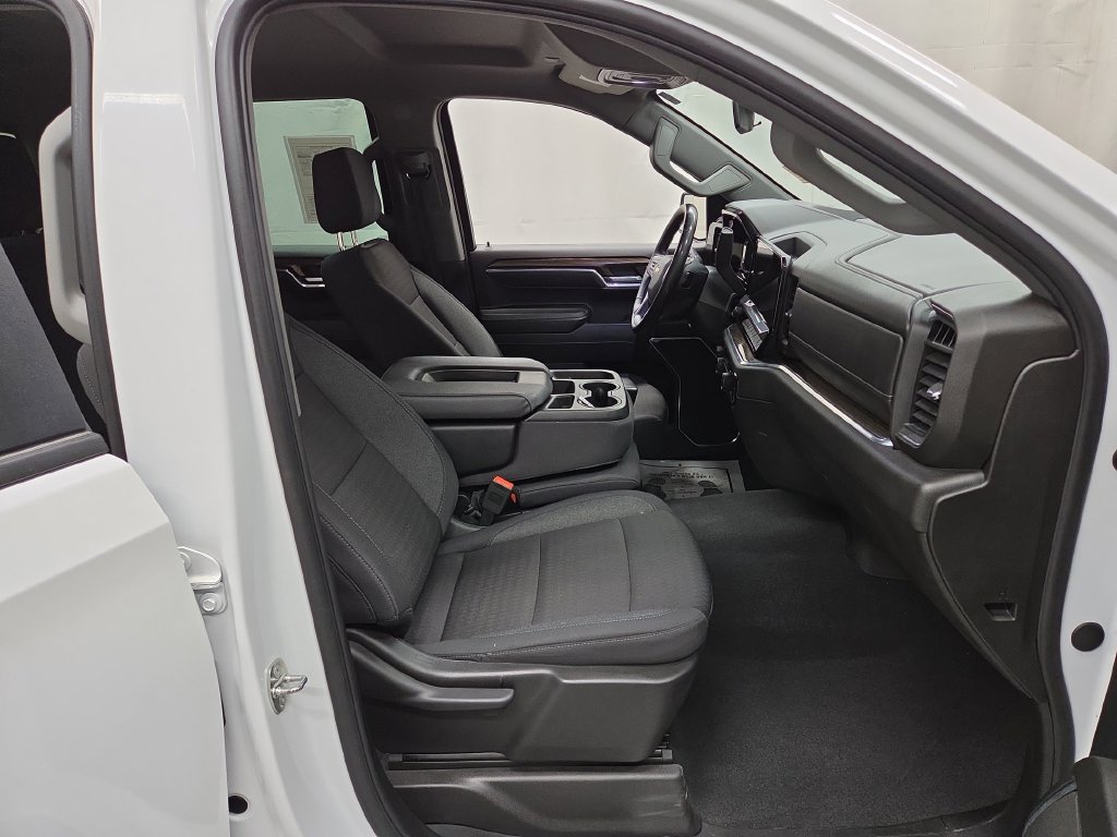2024 Chevrolet Silverado 1500 LT - Photo 11