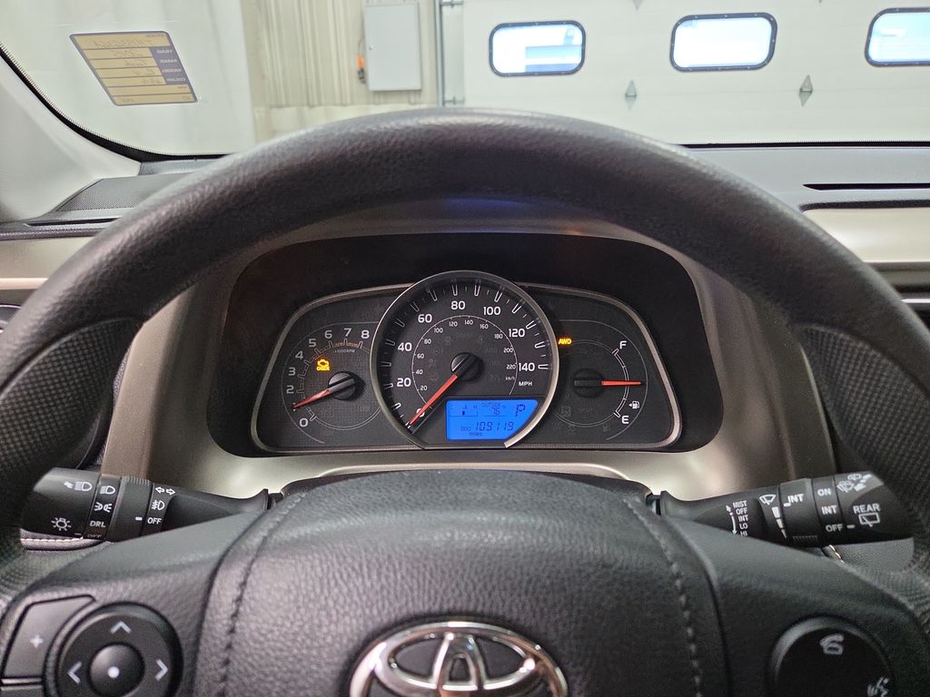 2015 Toyota RAV4 XLE - Photo 22