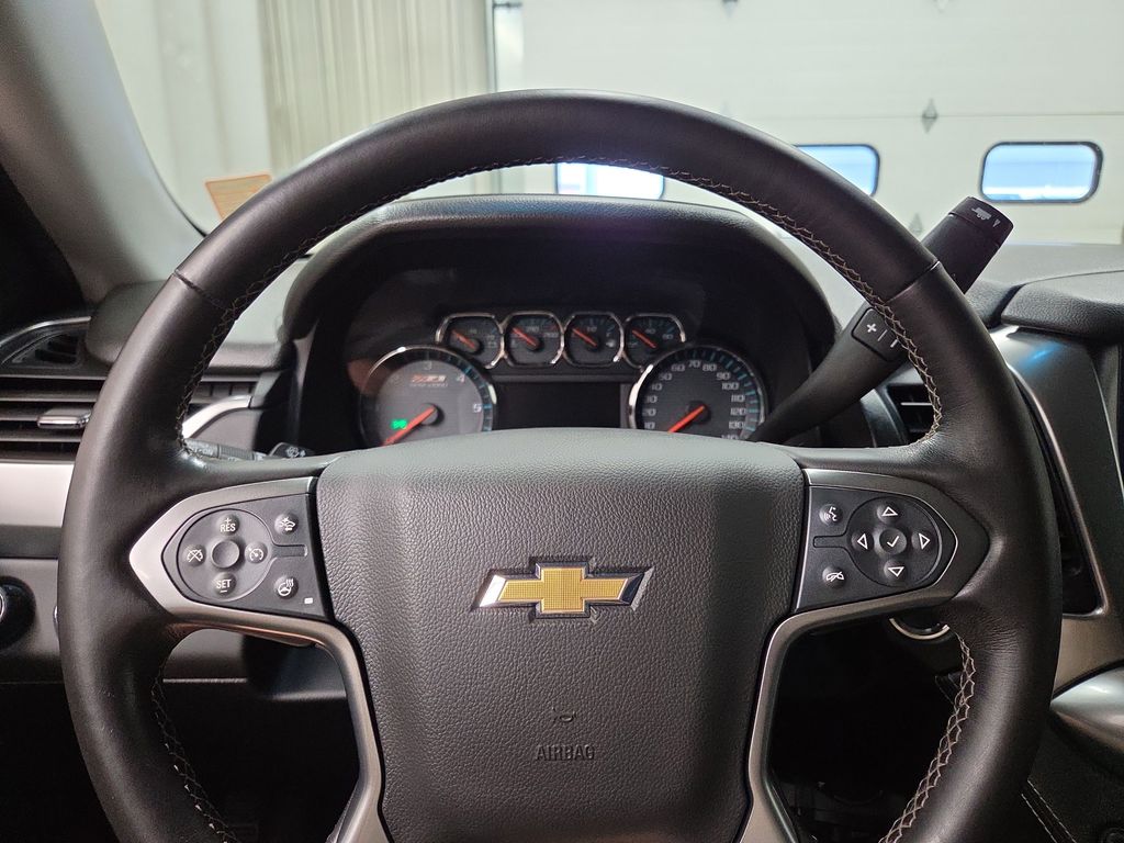 2016 Chevrolet Suburban LT - Photo 22