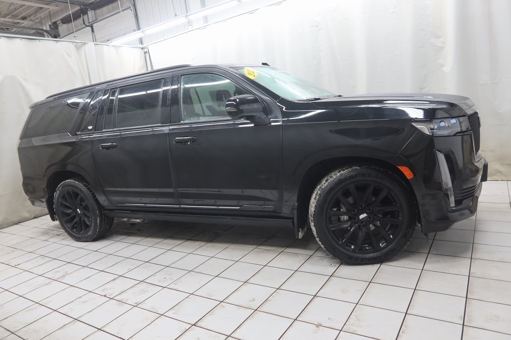 2023 Cadillac Escalade ESV Sport Platinum's photo