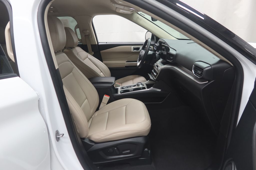 2023 Ford Explorer XLT - Photo 13